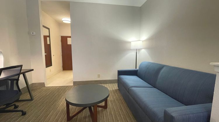 Holiday Inn Express Suite