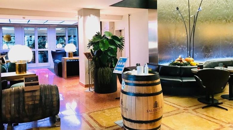 <b>Central Plaza Hotel Lobby</b>. Images powered by <a href="https://www.leonardoworldwide.com/" title="Leonardo Worldwide" target="_blank">Leonardo</a>.