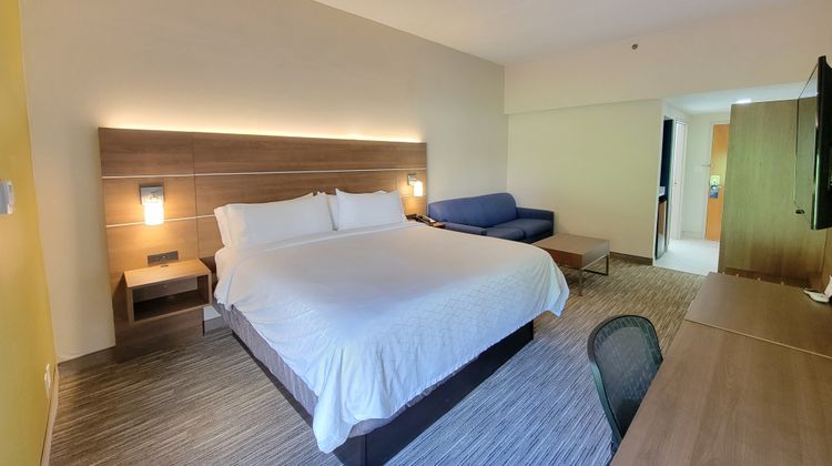 Holiday Inn Express Edgewood-Aberdeen-Be Suite