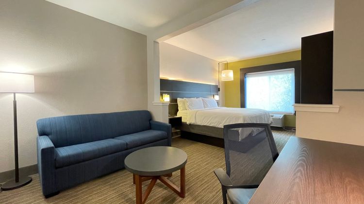 Holiday Inn Express Suite
