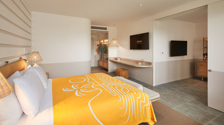 <b>The Standard Hua Hin Suite</b>. Images powered by <a href="https://www.leonardoworldwide.com/" title="Leonardo Worldwide" target="_blank">Leonardo</a>.