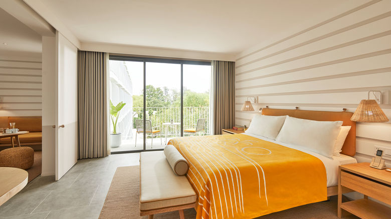 <b>The Standard Hua Hin Suite</b>. Images powered by <a href="https://www.leonardoworldwide.com/" title="Leonardo Worldwide" target="_blank">Leonardo</a>.