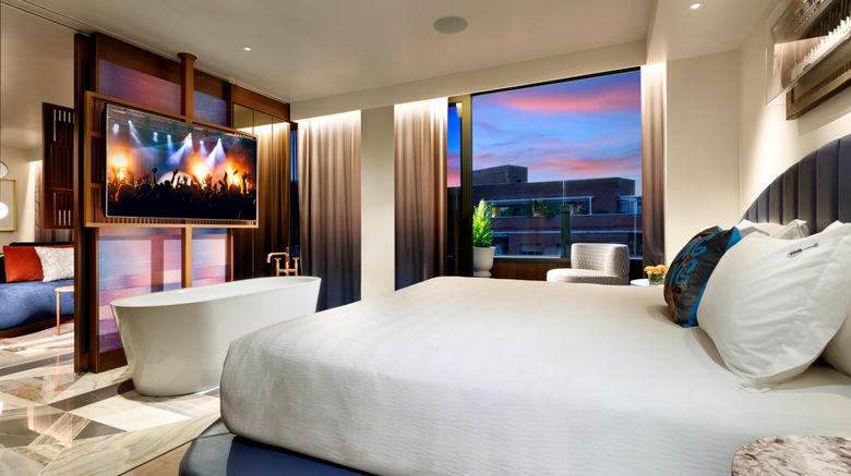 <b>Hard Rock Hotel Madrid Suite</b>. Images powered by <a href="https://www.leonardoworldwide.com/" title="Leonardo Worldwide" target="_blank">Leonardo</a>.