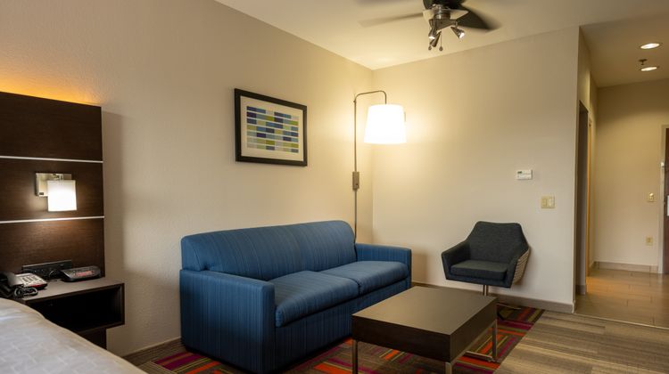 Holiday Inn Express Hotel & Suites Room