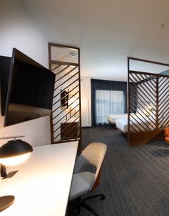 Courtyard Charlotte Waverly