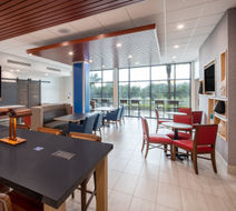 Holiday Inn Express/Stes Sanibel Gateway Lobby