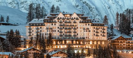 Carlton Hotel Exterior