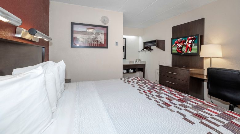 <b>Red Roof Inn Dayton-Fairborn/Nutter Ctr Room</b>. Images powered by <a href="https://www.leonardoworldwide.com/" title="Leonardo Worldwide" target="_blank">Leonardo</a>.