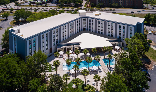 Hotel Indigo Mount Pleasant Exterior
