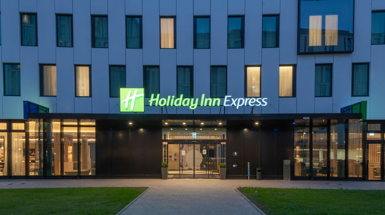 Holiday Inn Express Hauptbahnhof Exterior