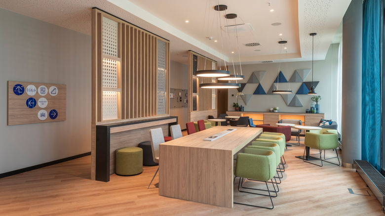 <b>Holiday Inn Express Hauptbahnhof Lobby</b>. Images powered by <a href="https://www.leonardoworldwide.com/" title="Leonardo Worldwide" target="_blank">Leonardo</a>.