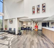 Anaheim Desert Inn & Suites Lobby