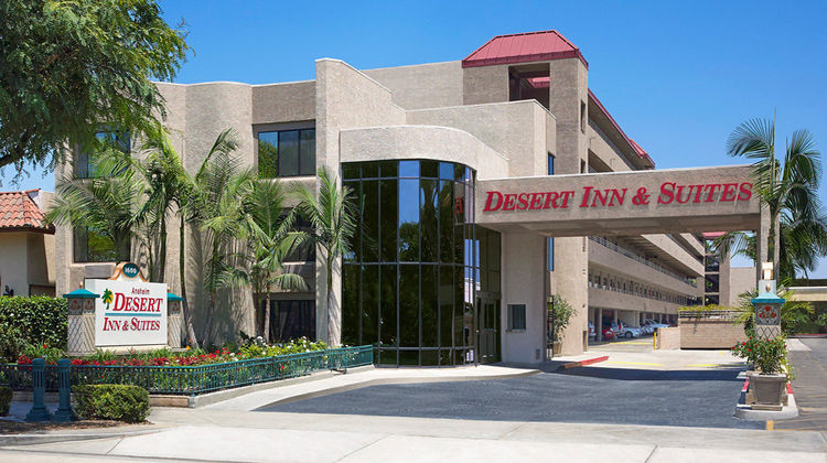 Anaheim Desert Inn & Suites Exterior