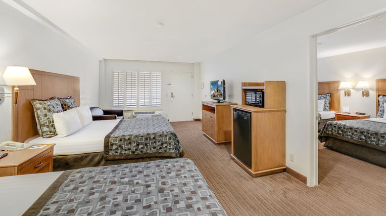 <b>Anaheim Desert Inn & Suites Suite</b>. Images powered by <a href="https://www.leonardoworldwide.com/" title="Leonardo Worldwide" target="_blank">Leonardo</a>.