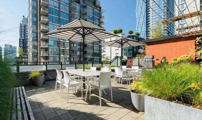 Level Yaletown Seymour Exterior