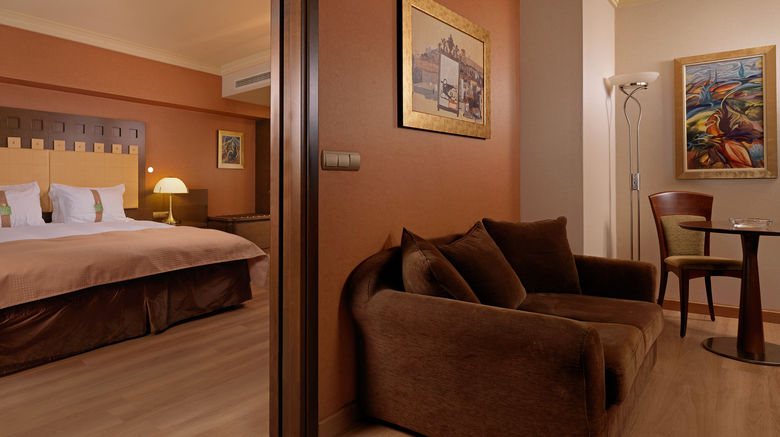 <b>Holiday Inn Suite</b>. Images powered by <a href="https://www.leonardoworldwide.com/" title="Leonardo Worldwide" target="_blank">Leonardo</a>.