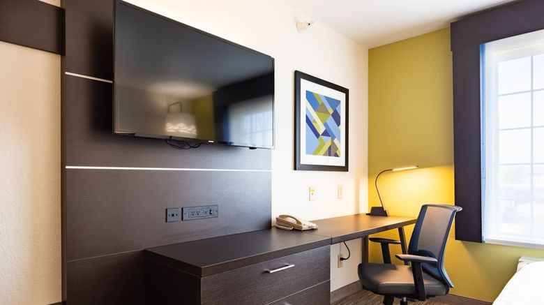 <b>Holiday Inn Express Evanston Room</b>. Images powered by <a href="https://www.leonardoworldwide.com/" title="Leonardo Worldwide" target="_blank">Leonardo</a>.