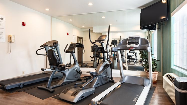 Holiday Inn Express Evanston Health Club