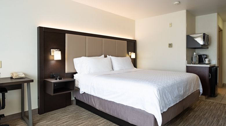 <b>Holiday Inn Express Evanston Room</b>. Images powered by <a href="https://www.leonardoworldwide.com/" title="Leonardo Worldwide" target="_blank">Leonardo</a>.