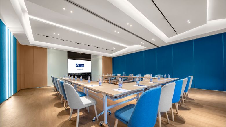 <b>Holiday Inn Express Guangzhou Panyu Meeting</b>. Images powered by <a href="https://www.leonardoworldwide.com/" title="Leonardo Worldwide" target="_blank">Leonardo</a>.