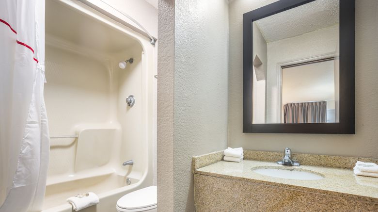 <b>Red Roof Inn Savannah- Southside/Midtown Room</b>. Images powered by <a href="https://www.leonardoworldwide.com/" title="Leonardo Worldwide" target="_blank">Leonardo</a>.