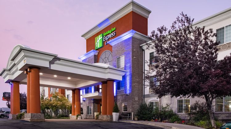 Holiday Inn Express Evanston Exterior