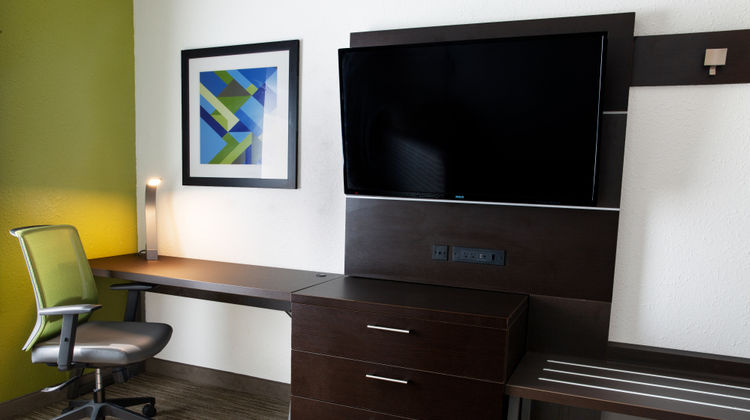 Holiday Inn Express Room