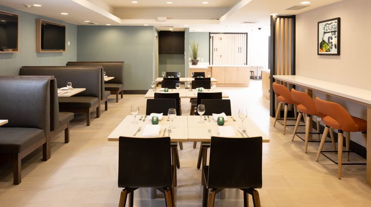 Holiday Inn Orange County Airport Restaurant