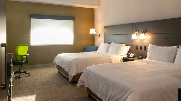 Holiday Inn Express & Suites Otay Room