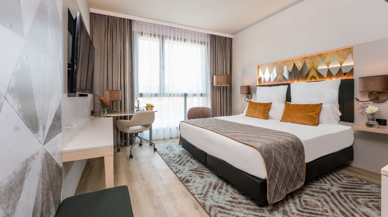 <b>Leonardo Royal Hotel Barcelona Fira Room</b>. Images powered by <a href="https://www.leonardoworldwide.com/" title="Leonardo Worldwide" target="_blank">Leonardo</a>.