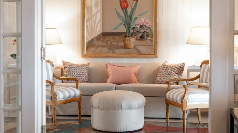 <b>The Wauwinet Lobby</b>. Images powered by <a href="https://www.leonardoworldwide.com/" title="Leonardo Worldwide" target="_blank">Leonardo</a>.