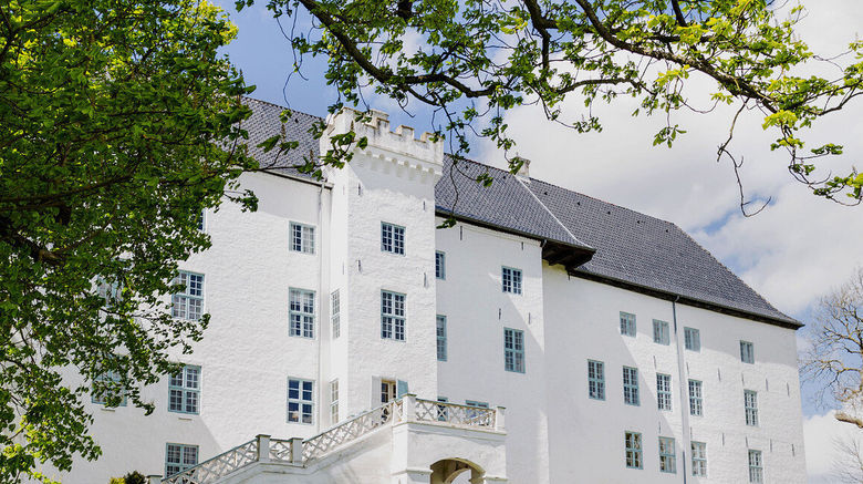 <b>Dragsholm Slot Castle Exterior</b>. Images powered by <a href="https://www.leonardoworldwide.com/" title="Leonardo Worldwide" target="_blank">Leonardo</a>.