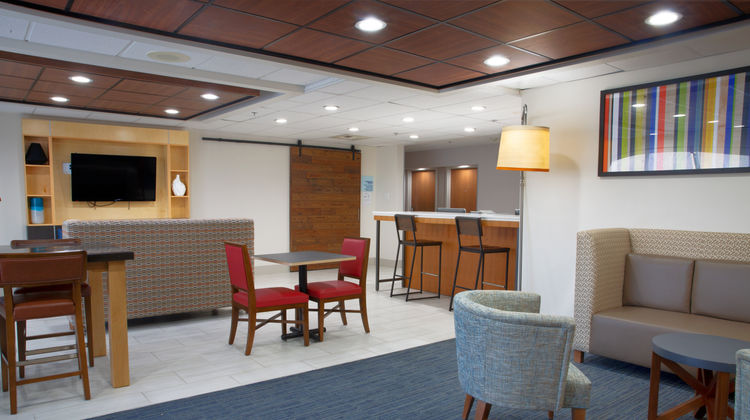 Holiday Inn Express Lobby