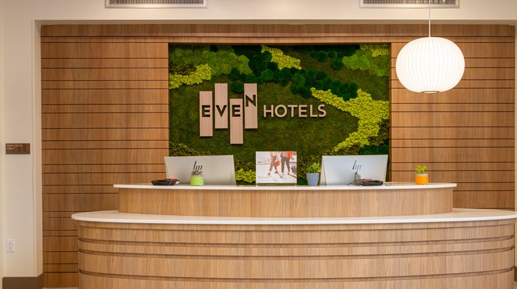 EVEN Hotel Manchester Airport Lobby