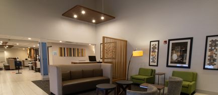 Holiday Inn Express & Suites Lobby