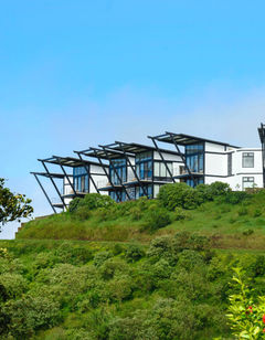 Pikaia Lodge