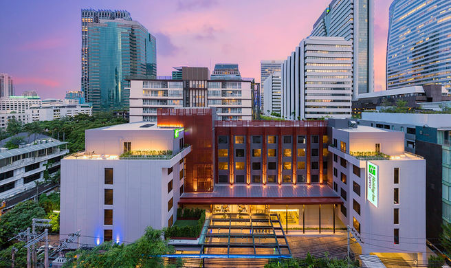 Holiday Inn Express Bangkok Sathorn Exterior