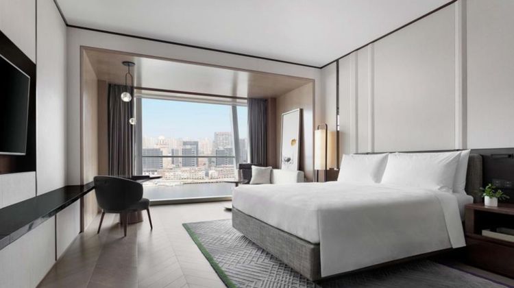 Holiday Inn & Suites International Expo Room