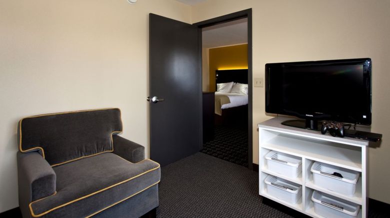 <b>Holiday Inn Express Stes Newton Suite</b>. Images powered by <a href="https://www.leonardoworldwide.com/" title="Leonardo Worldwide" target="_blank">Leonardo</a>.