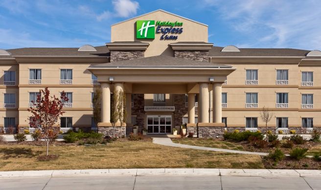Holiday Inn Express Stes Newton Exterior