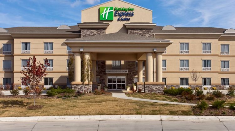 Holiday Inn Express Stes Newton Exterior
