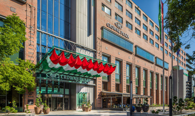 Crowne Plaza Budapest Exterior