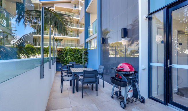 Direct Hotels - Sea Breeze Exterior
