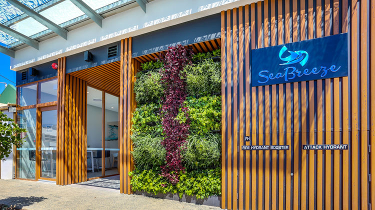Direct Hotels - Sea Breeze Exterior