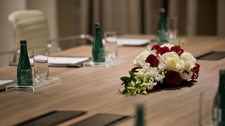 <b>voco Doha West Bay Suites Meeting</b>. Images powered by <a href="https://www.leonardoworldwide.com/" title="Leonardo Worldwide" target="_blank">Leonardo</a>.