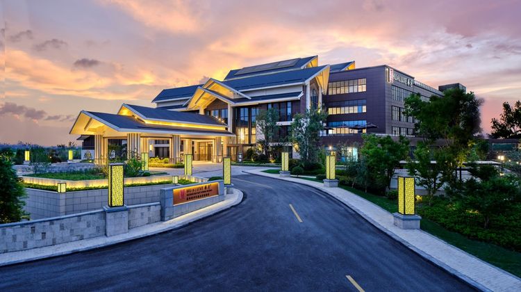 HUALUXE Bay Hot Spring Resort Exterior