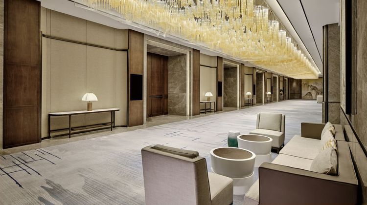 HUALUXE Bay Hot Spring Resort Lobby