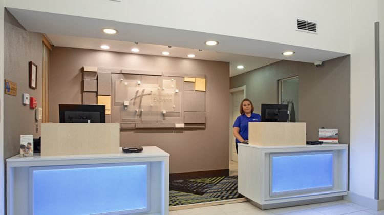 Holiday Inn Express Lobby