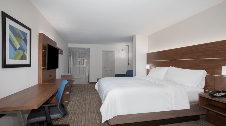 Holiday Inn Express Suite