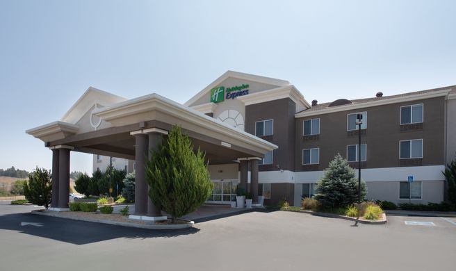 Holiday Inn Express Exterior